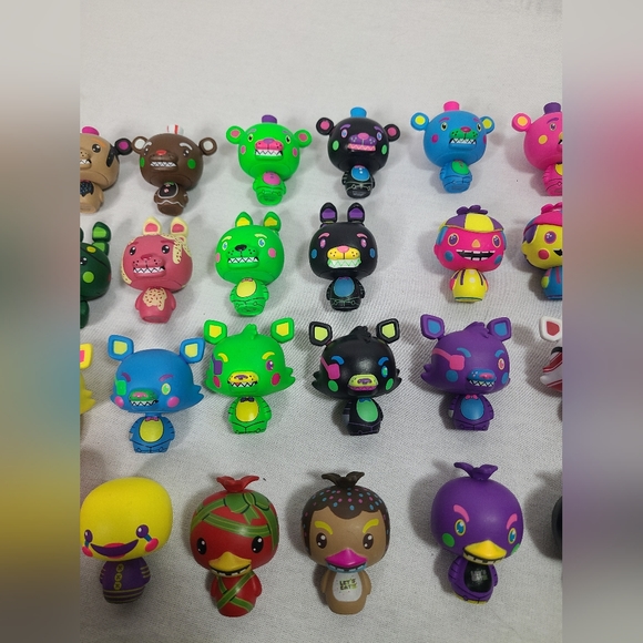 Five Nights at Freddy’s FNAF Funko POP 24 Mini Vinyl Figures Advent Calendar Toy - Picture 5 of 6